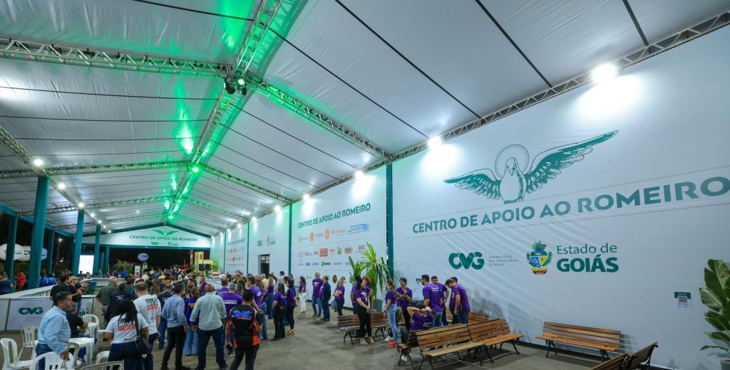 Daniel Vilela vistoria estrutura do Governo de Goiás para acolher romeiros durante caminhada a Trindade - car