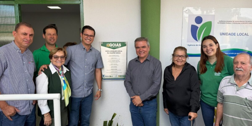 Emater Goiás moderniza estrutura em Silvânia e inaugura unidade em Anhanguera - descerramento de placa de inauguração em Anhanguera