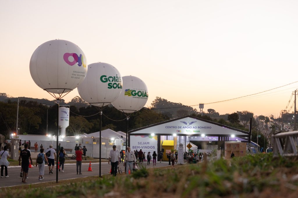 Governo de Goiás acelera preparativos para Festa do Divino Pai Eterno em Trindade - entrada do Car em final de tarde