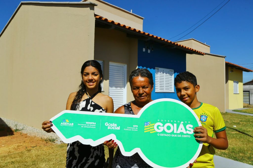 Família recebe casa a custo zero em Porangatu