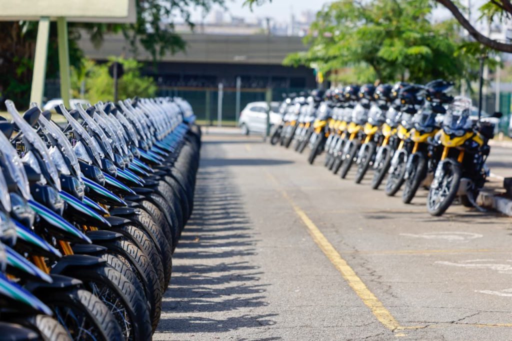 Novas motocicletas entregues à segurança