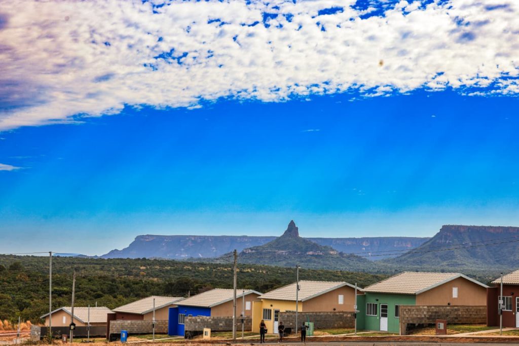 Nordeste goiano recebe casas a custo zero e obras na GO-110
