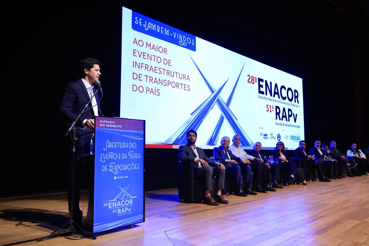 “Goiás é vanguardista na infraestrutura rodoviária”, destaca Daniel Vilela na abertura de encontro sobre logística de transportes”
