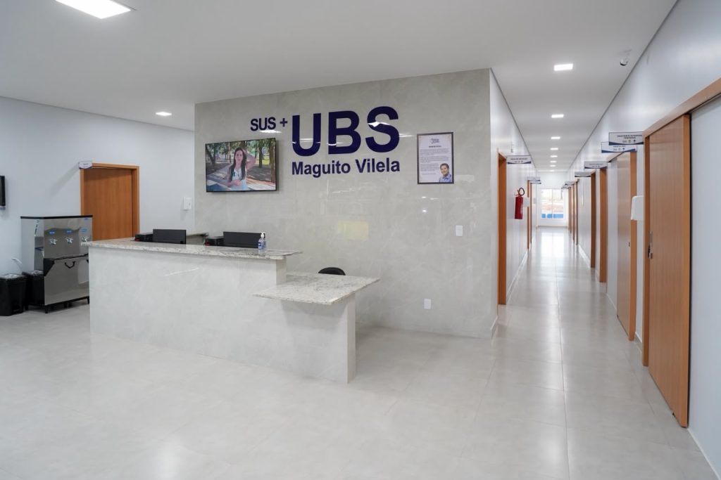 Assinada ordem de serviço para pavimentação da GO-469, entre Abadia de Goiás e Aragoiânia - Na imagem aparee a Fachada interna da UBS Maguito Vilela, também inaugurada em Abadia de Goiás