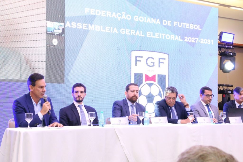 Governo anuncia medidas de apoio ao futebol goiano