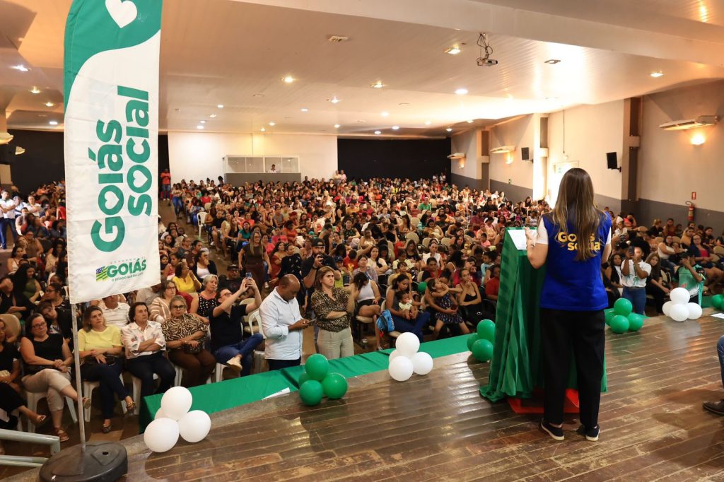 Iara Vilela fala sobre cartões sociais em Catalão