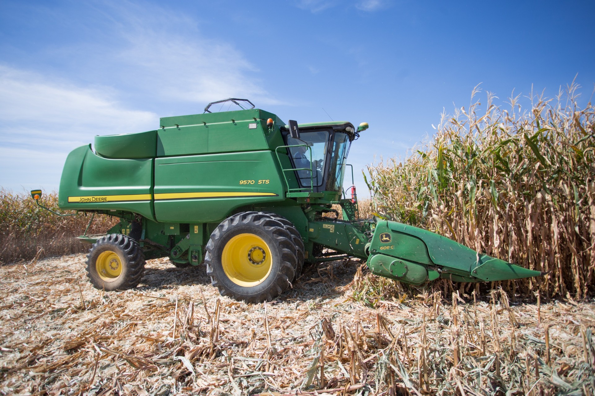 Entra em vigor lei que estende incentivo fiscal a fabricantes de máquinas agrícolas