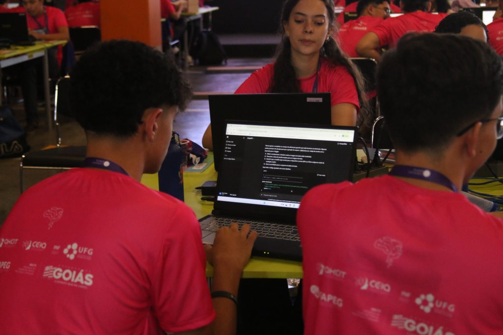 Olimpíada Nacional de IA estimula o desenvolvimento de competências em tecnologia, raciocínio lógico e resolução de problemas (Fotos Secti)