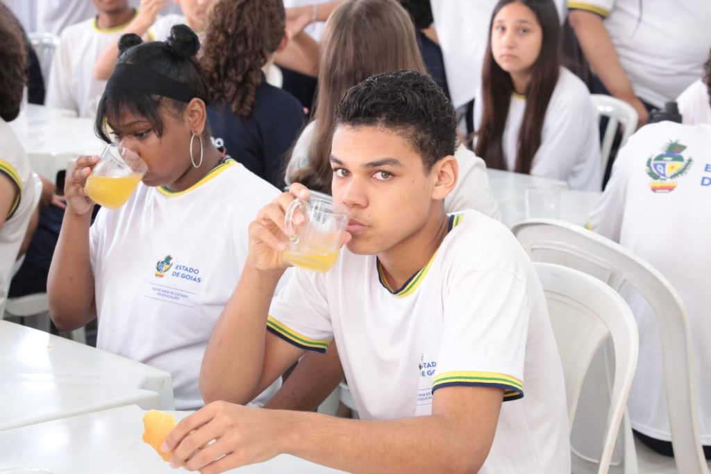 Alunos de escolas públicas reforçam hidratação