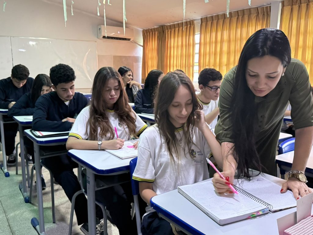 Alunos se preparam para o Enem 2026