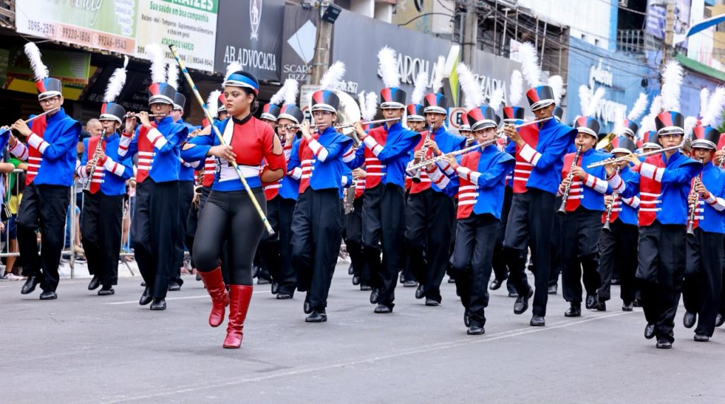 Desfile de 7 de Setembro em Goiânia reuniu estudantes, famílias e forças de segurança na celebração dos 204 anos da Independência