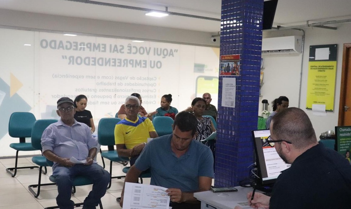 Feirão de empregos reúne 3,2 mil vagas para os setores de logística e comércio
