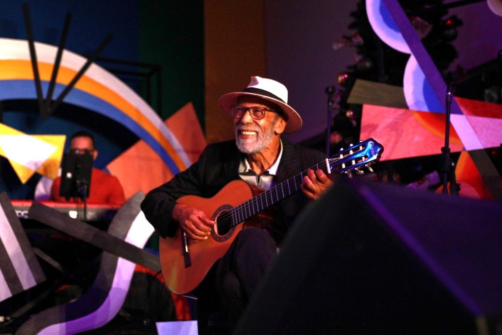 Bororó leva show-aula sobre música brasileira a Senador Canedo e Hidrolândia