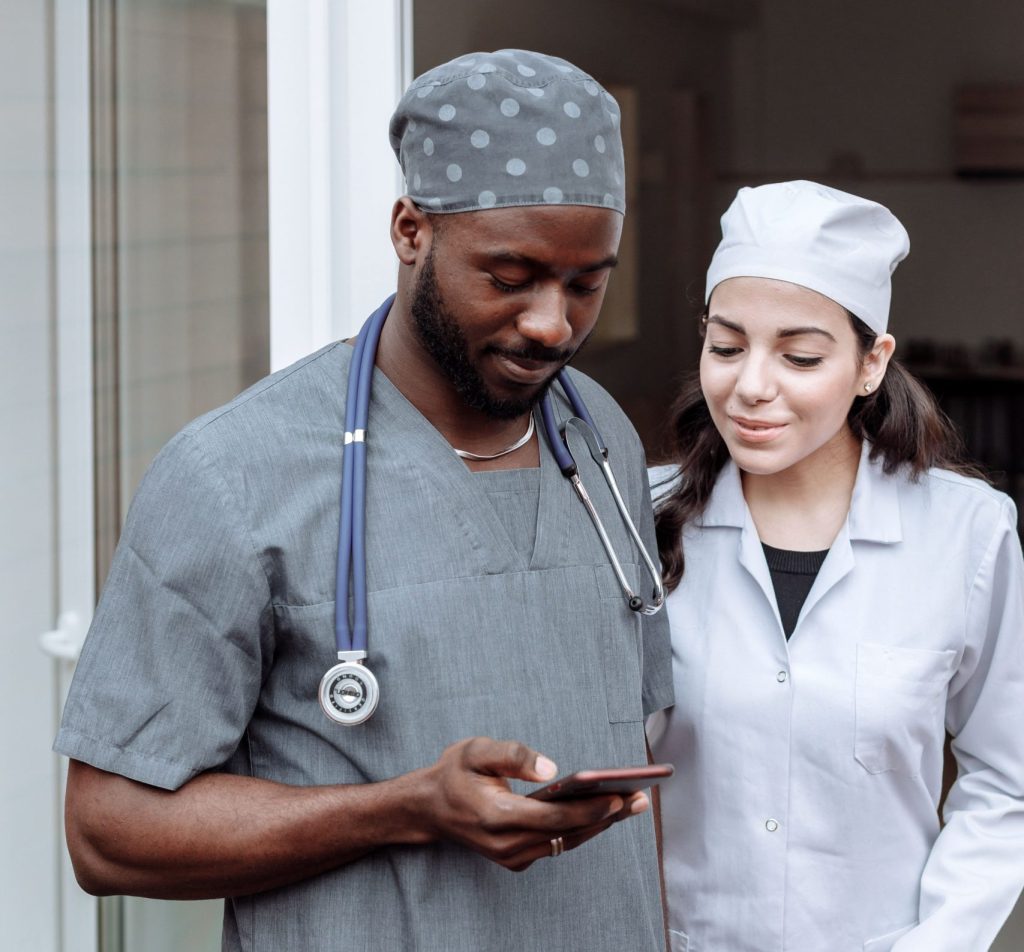 Curso gratuito para profissionais do SUS aborda bem-estar no trabalho