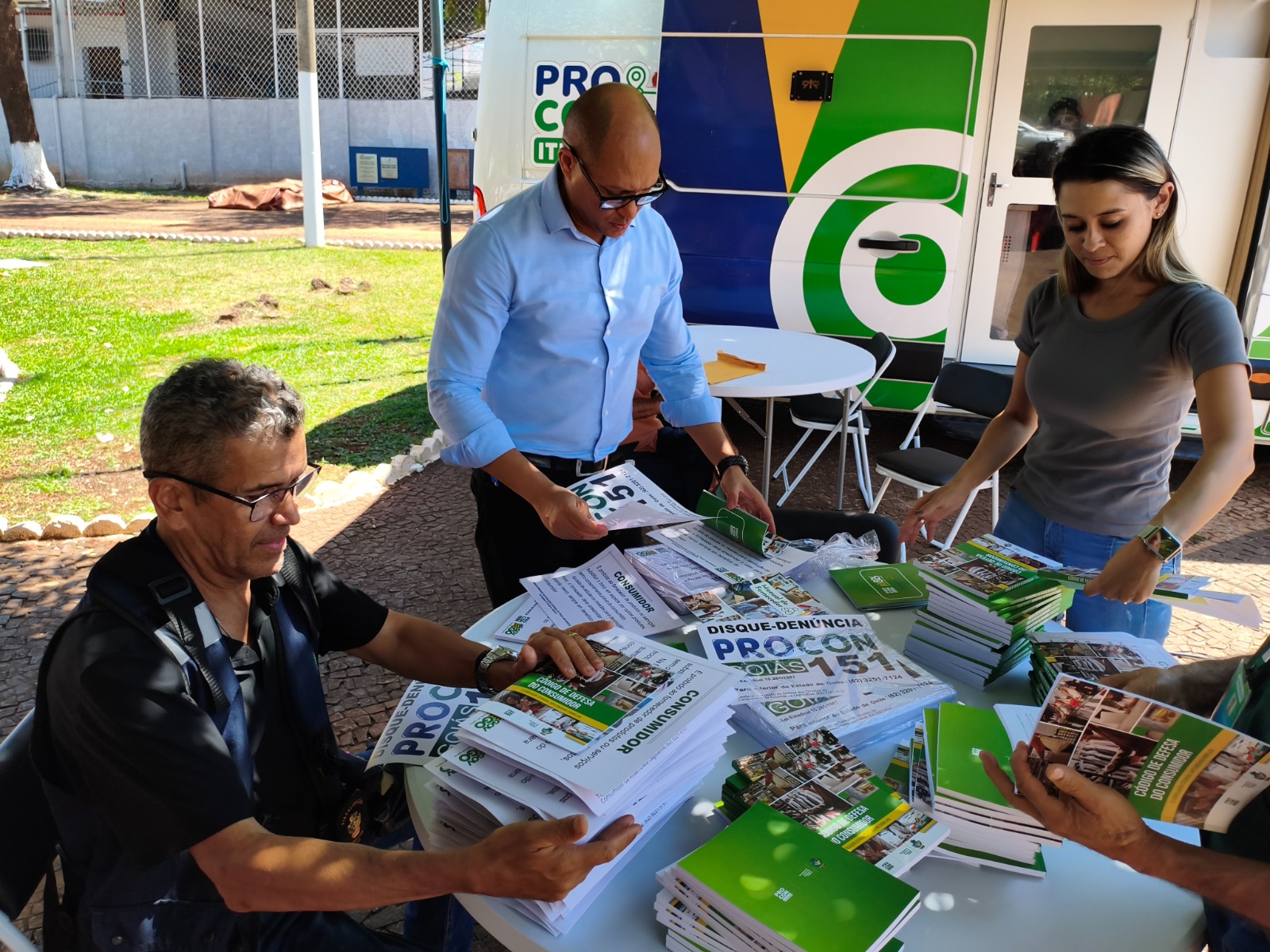 Procon Itinerante atende consumidores no interior de Goiás