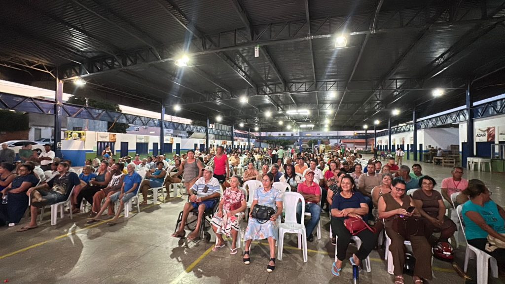 Famílias de Uruaçu recebem regularização fundiária