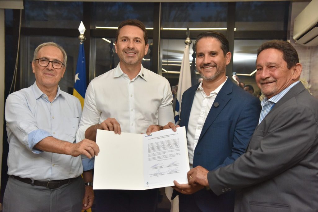 Assinatura do edital de seleção do Dianot na Codego